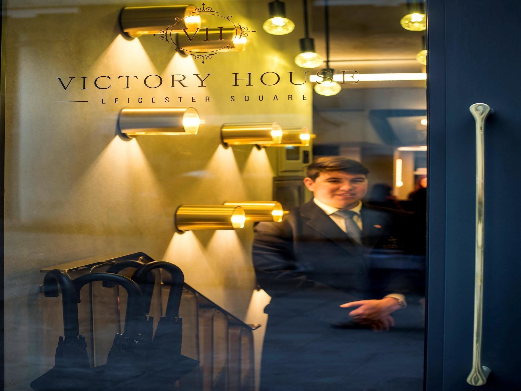 Victory House Leicester Square Londra Exterior foto